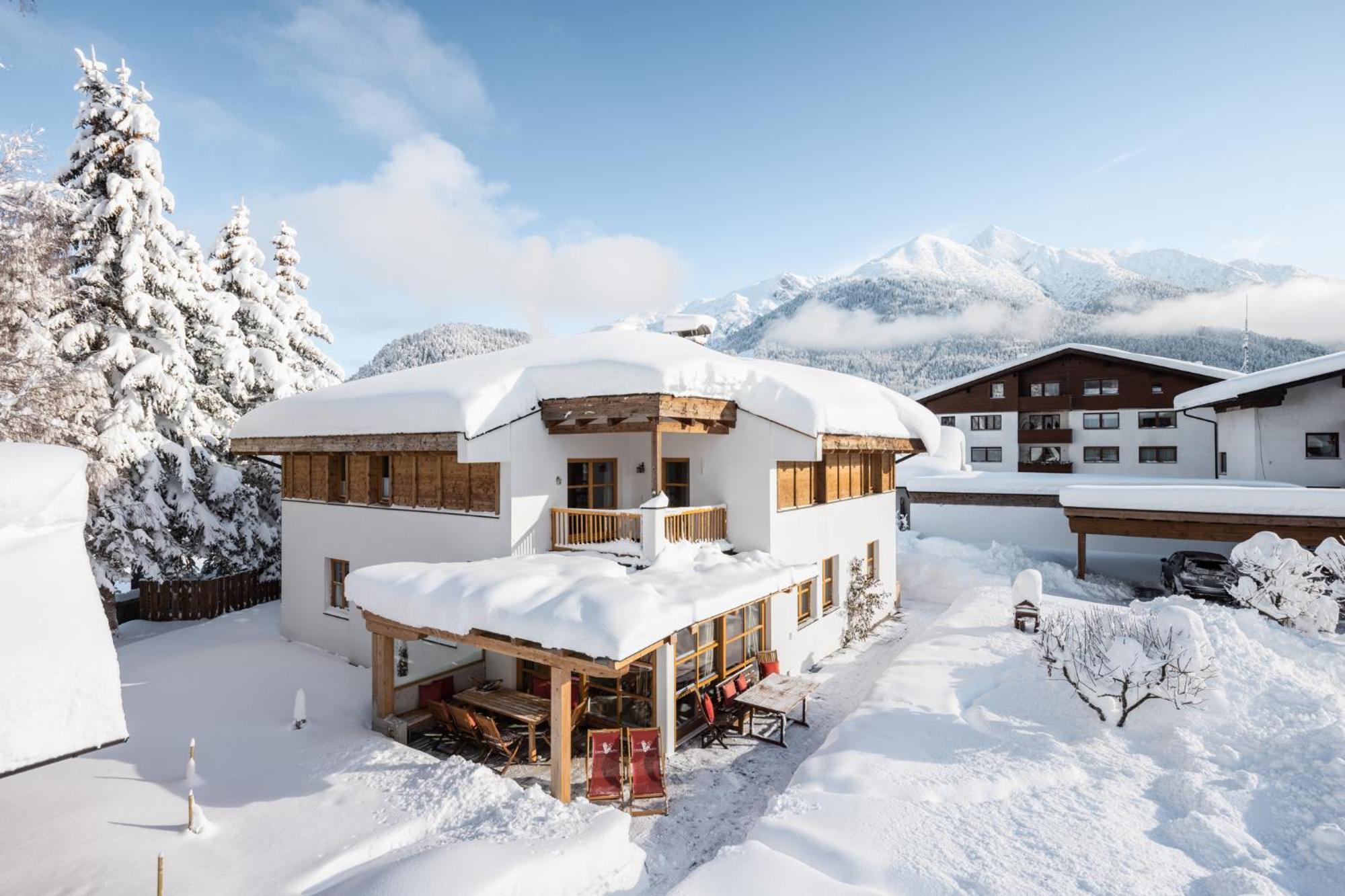Loewen Chalets Seefeld in Tirol Exterior photo