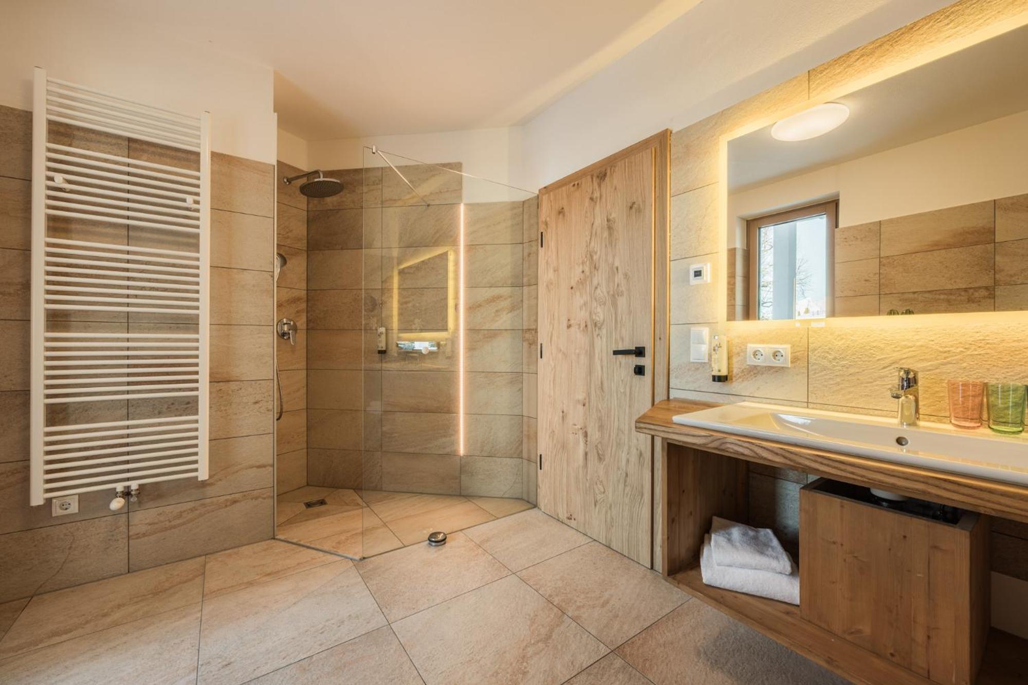 Loewen Chalets Seefeld in Tirol Exterior photo
