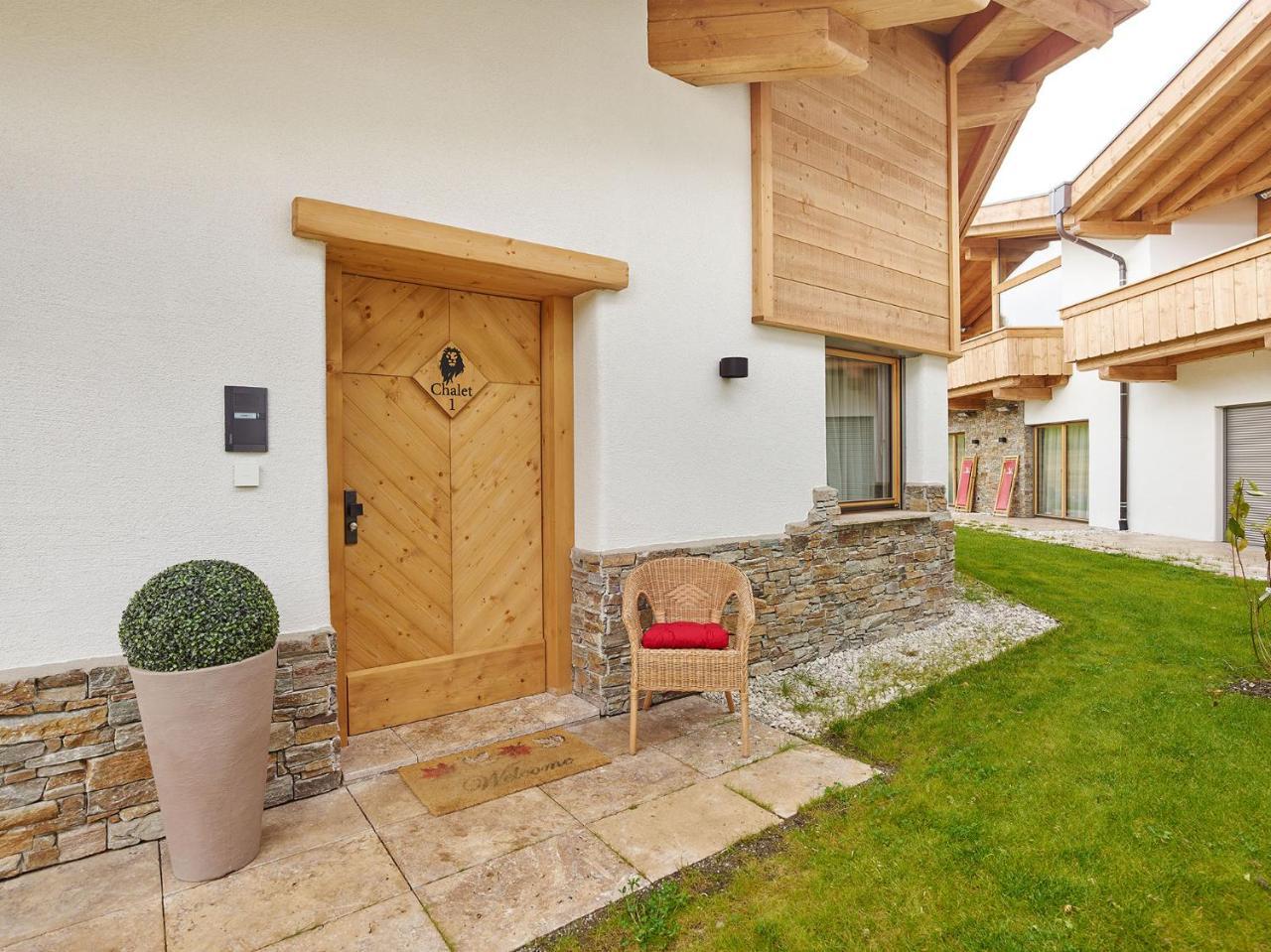 Loewen Chalets Seefeld in Tirol Exterior photo