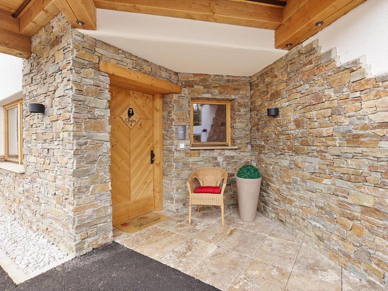 Loewen Chalets Seefeld in Tirol Exterior photo
